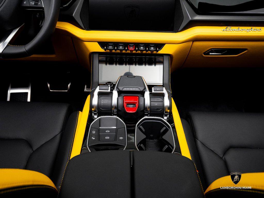 2025 Lamborghini Urus SE AWD North Miami Beach FL