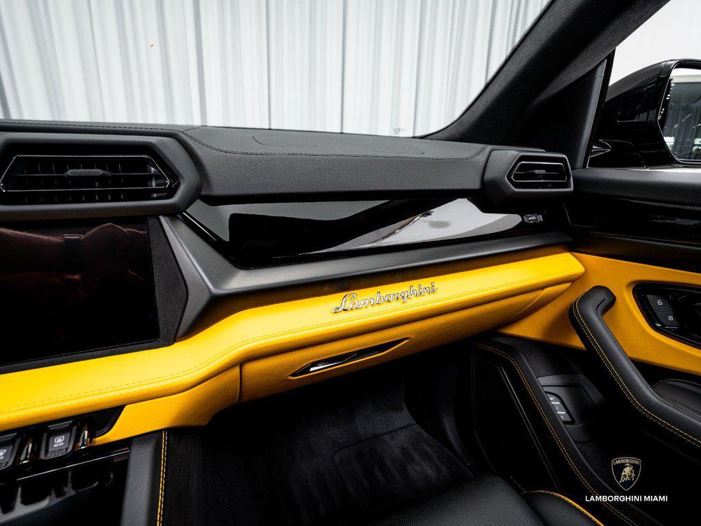 2025 Lamborghini Urus SE AWD North Miami Beach FL