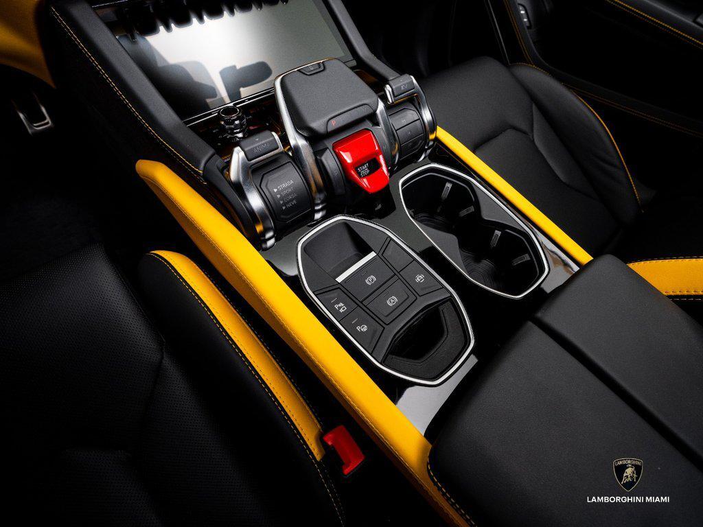 2025 Lamborghini Urus SE AWD North Miami Beach FL