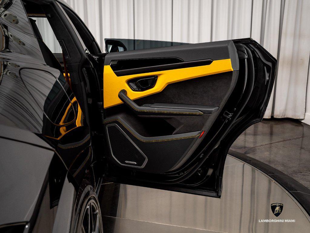 2025 Lamborghini Urus SE AWD North Miami Beach FL