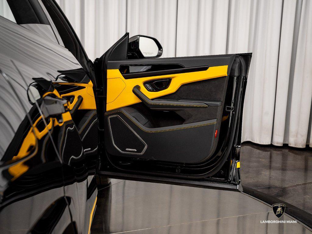 2025 Lamborghini Urus SE AWD North Miami Beach FL