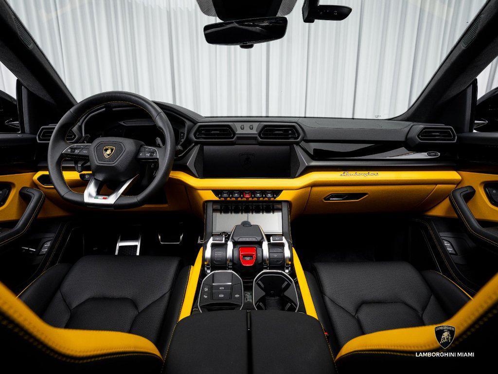 2025 Lamborghini Urus SE AWD North Miami Beach FL