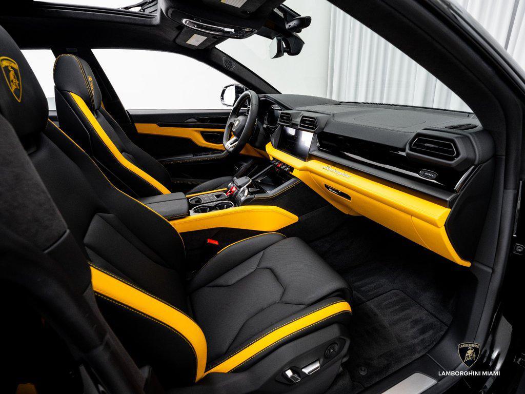 2025 Lamborghini Urus SE AWD North Miami Beach FL