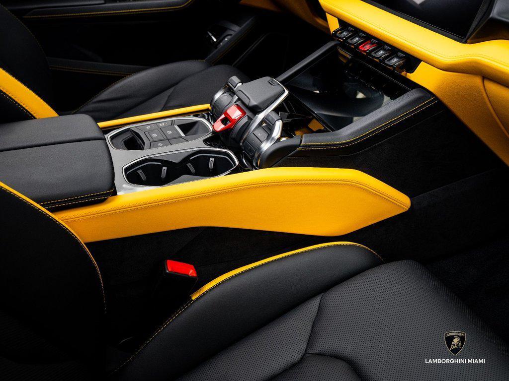 2025 Lamborghini Urus SE AWD North Miami Beach FL