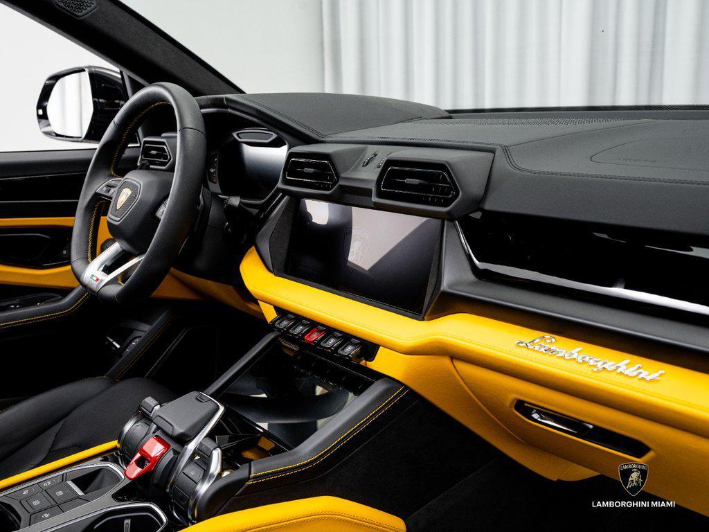 2025 Lamborghini Urus SE AWD North Miami Beach FL