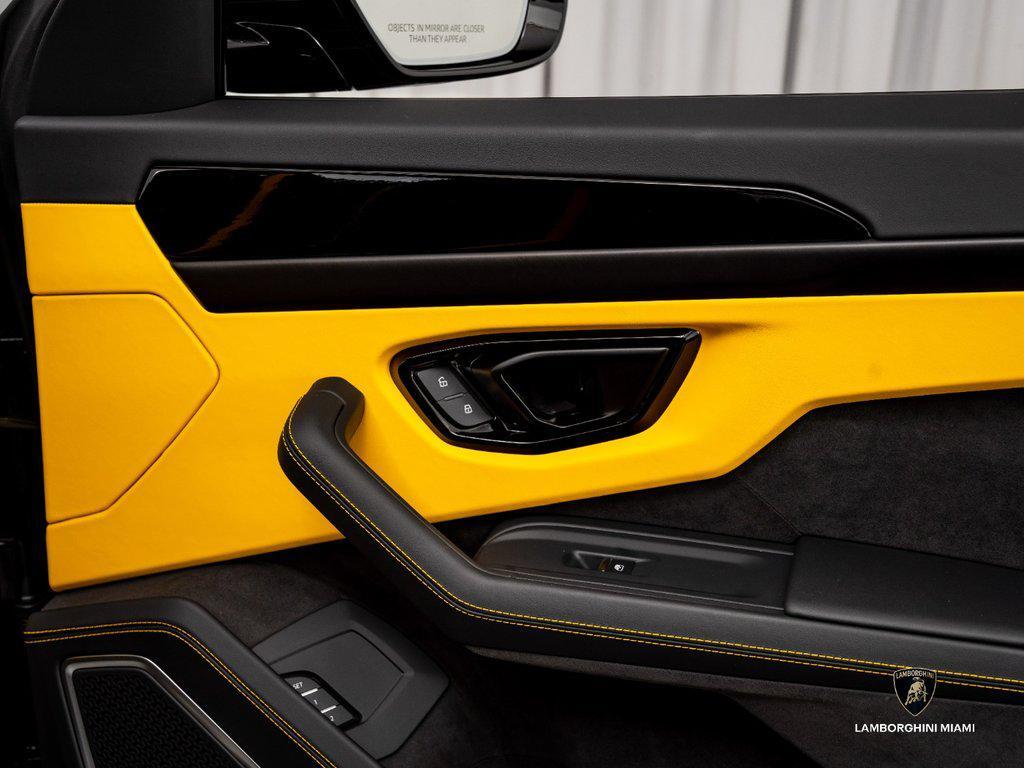 2025 Lamborghini Urus SE AWD North Miami Beach FL