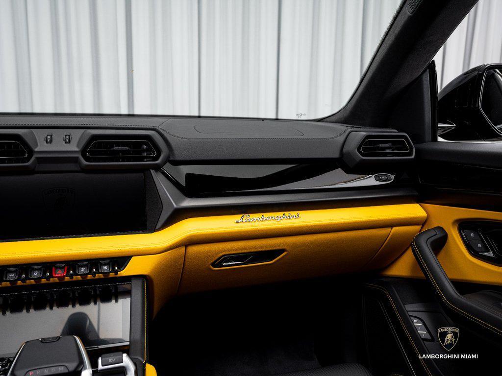 2025 Lamborghini Urus SE AWD North Miami Beach FL
