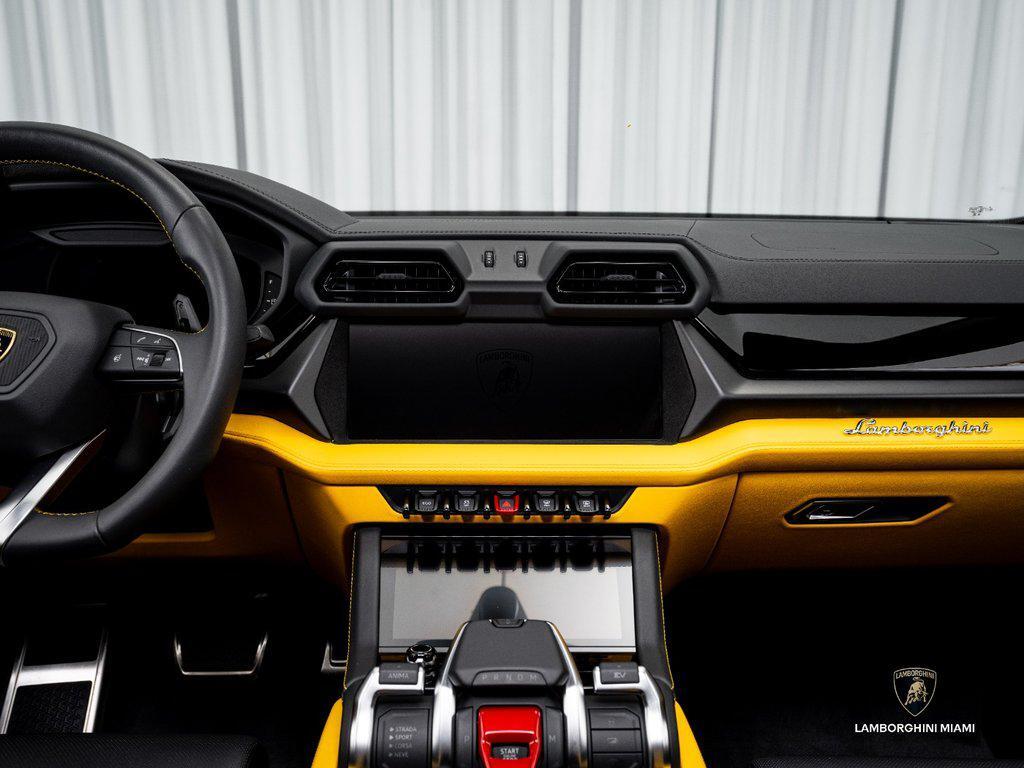 2025 Lamborghini Urus SE AWD North Miami Beach FL