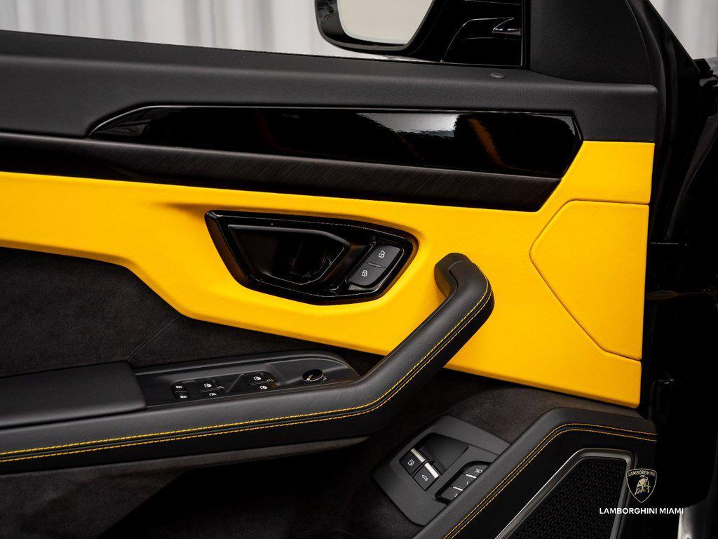 2025 Lamborghini Urus SE AWD North Miami Beach FL