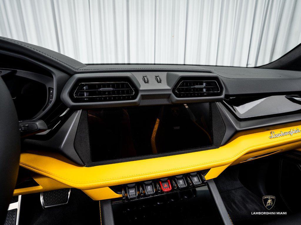 2025 Lamborghini Urus SE AWD North Miami Beach FL