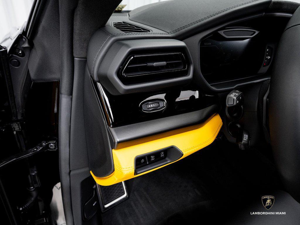 2025 Lamborghini Urus SE AWD North Miami Beach FL