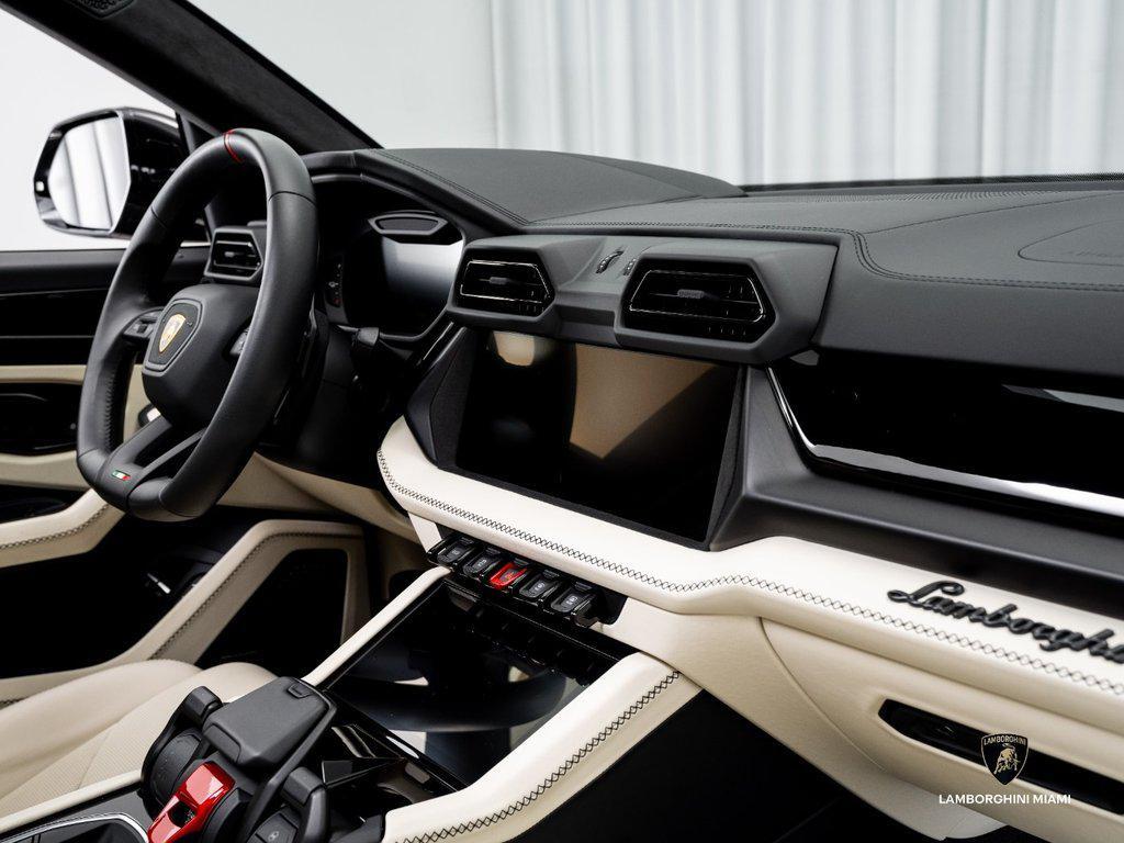 2025 Lamborghini Urus SE AWD North Miami Beach FL