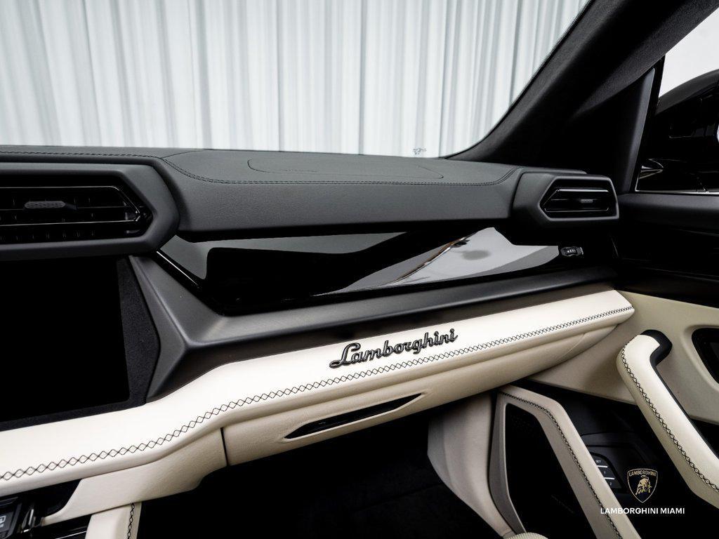 2025 Lamborghini Urus SE AWD North Miami Beach FL