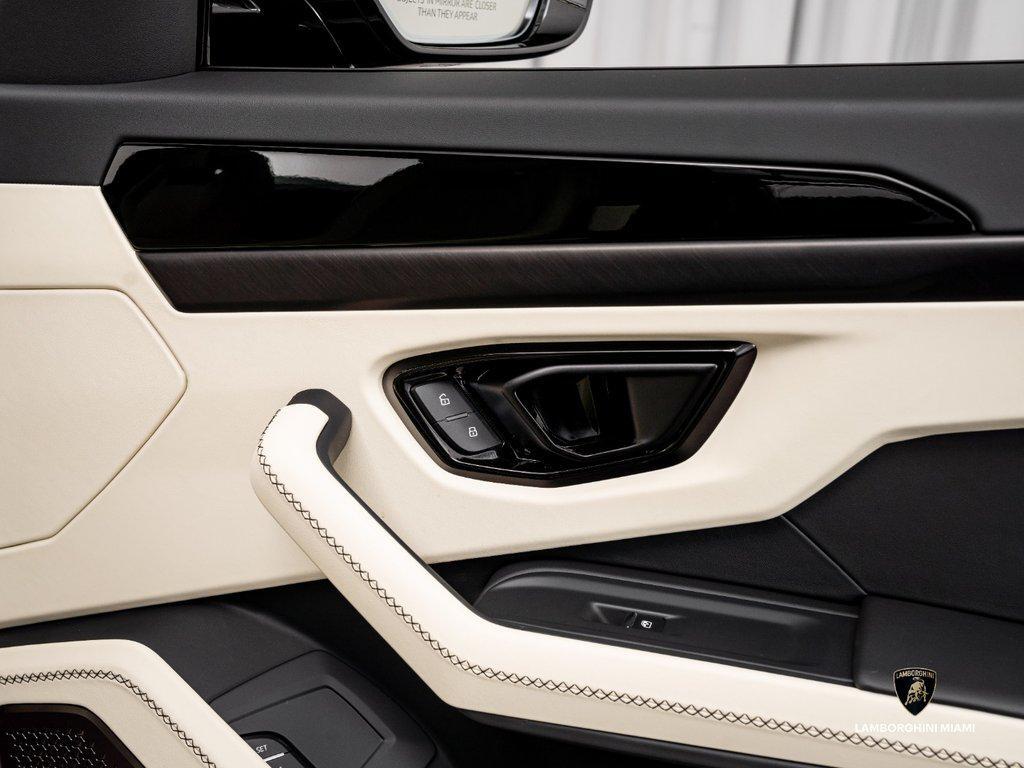 2025 Lamborghini Urus SE AWD North Miami Beach FL