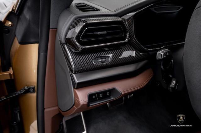 2025 Lamborghini Urus SE AWD North Miami Beach FL