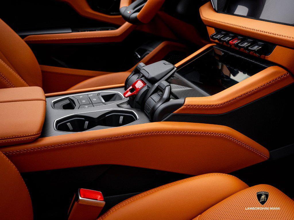 2025 Lamborghini Urus SE AWD North Miami Beach FL