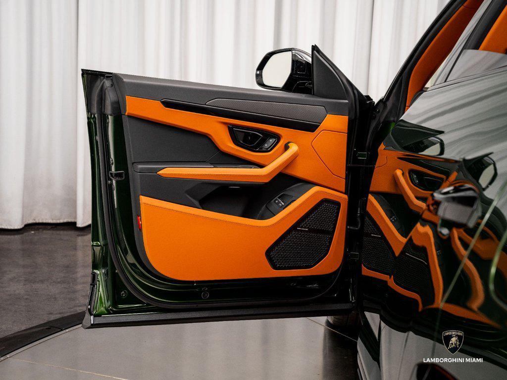 2025 Lamborghini Urus SE AWD North Miami Beach FL