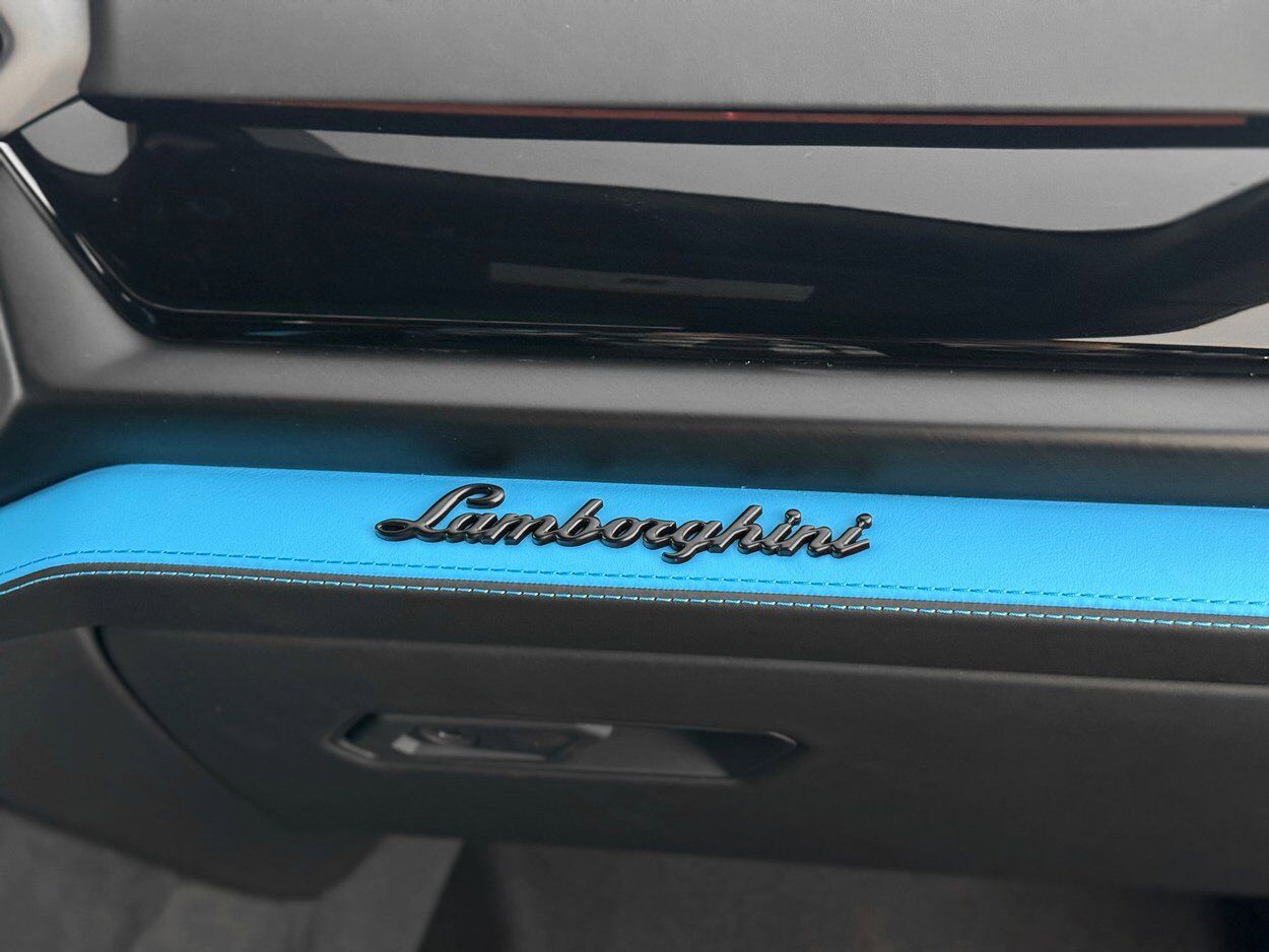 2025 Lamborghini Urus SE Bellevue WA