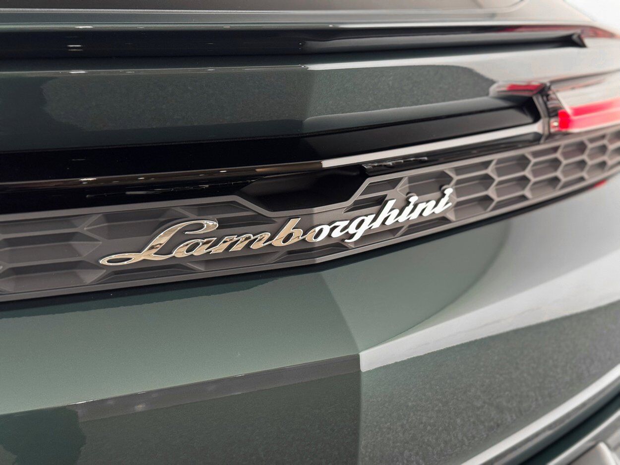 2025 Lamborghini Urus SE Bellevue WA