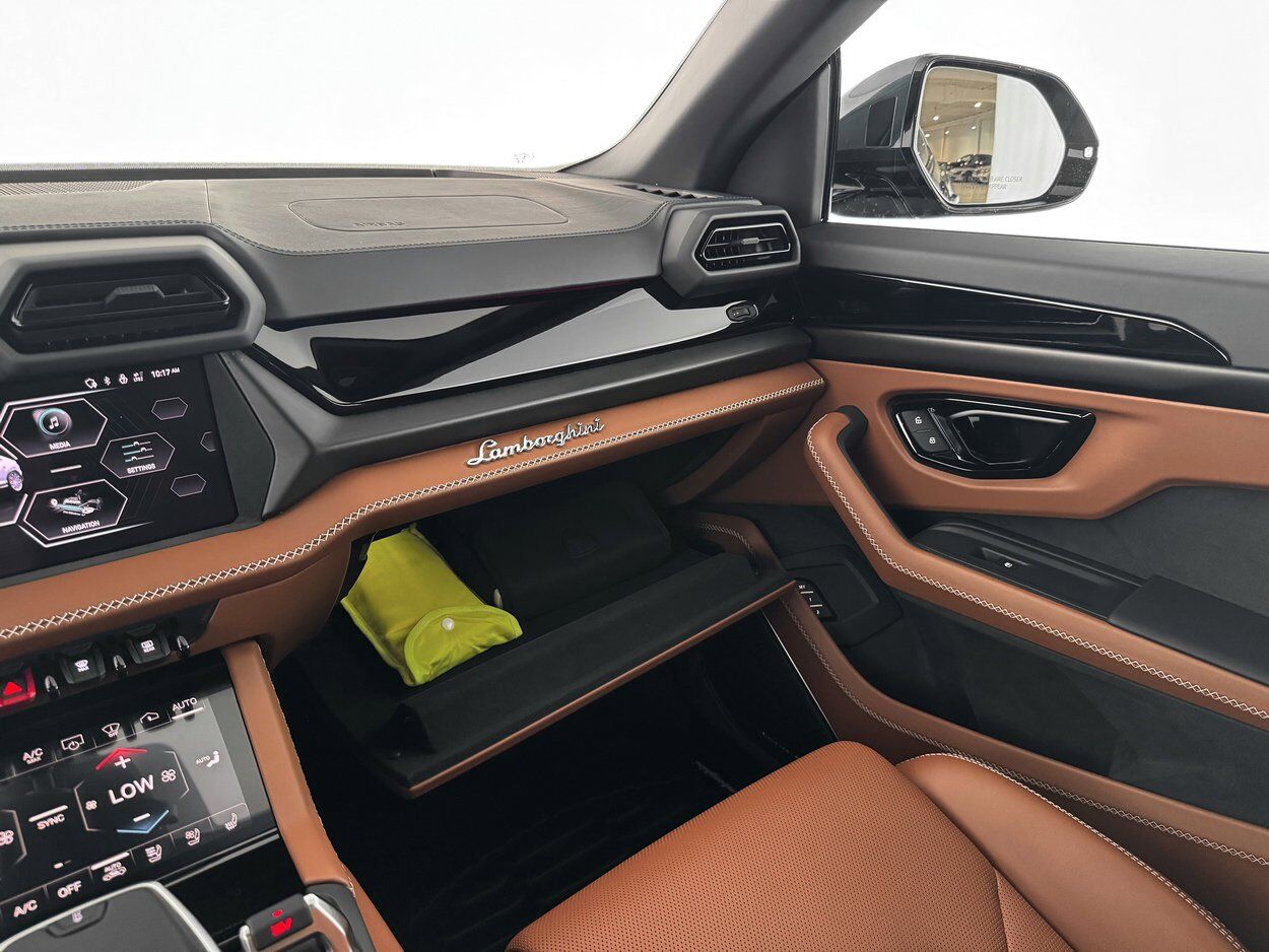 2025 Lamborghini Urus SE Bellevue WA