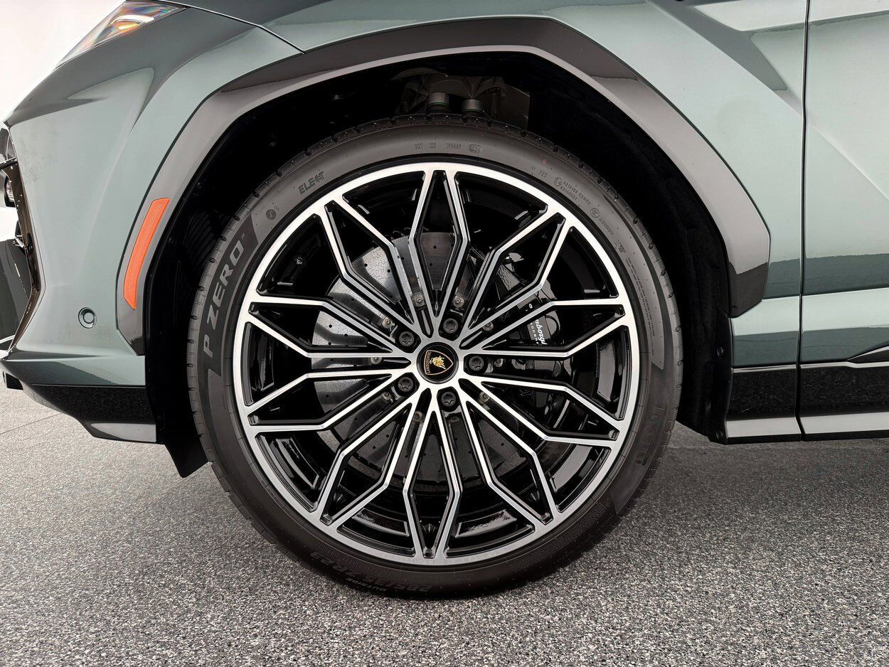 2025 Lamborghini Urus SE Bellevue WA