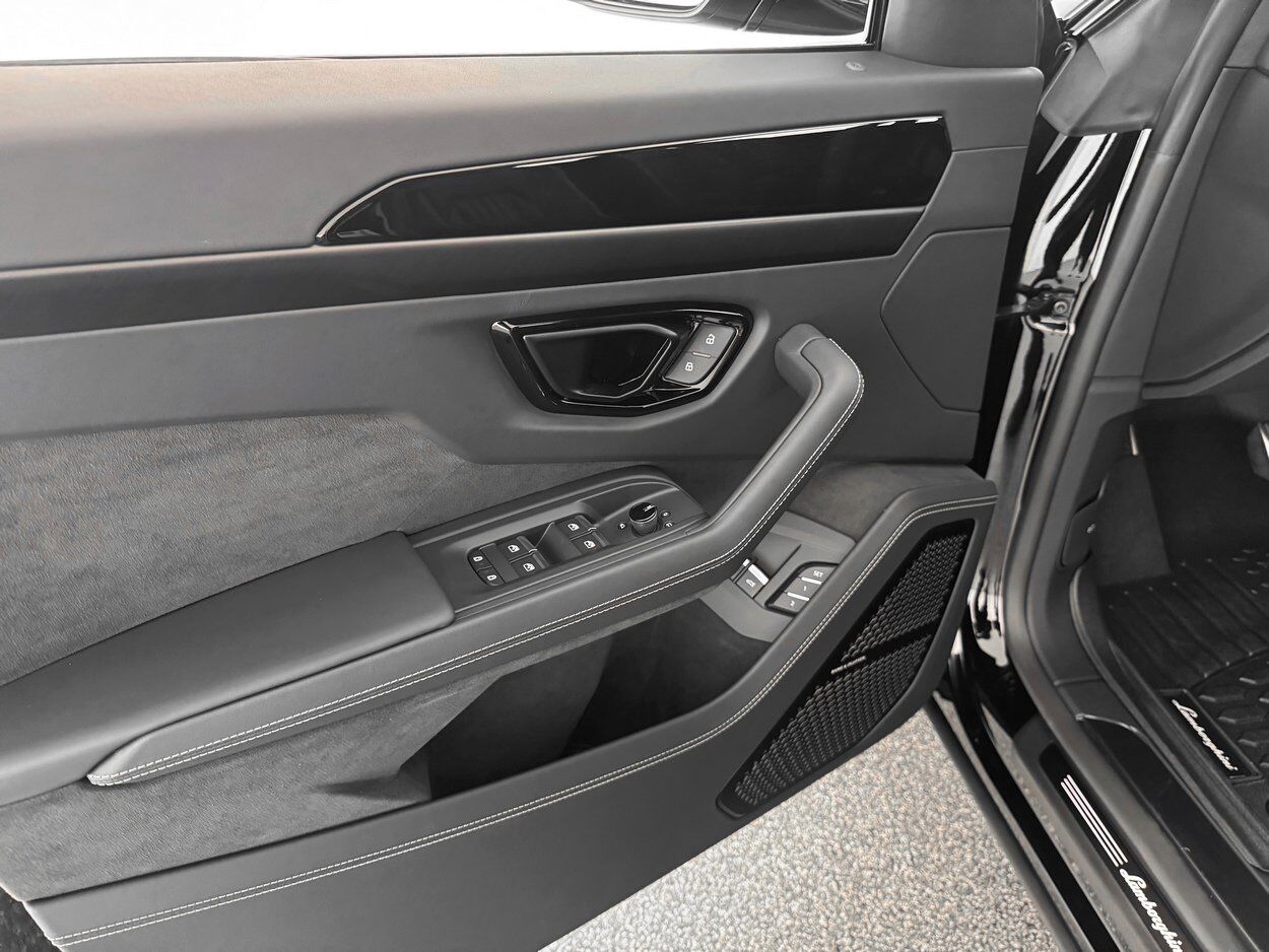 2025 Lamborghini Urus SE Bellevue WA