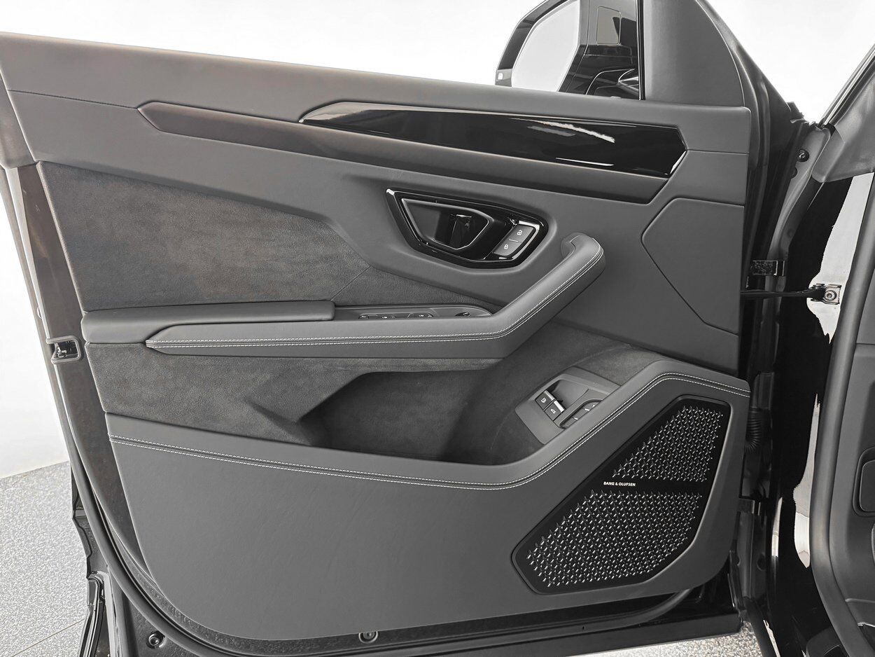 2025 Lamborghini Urus SE Bellevue WA