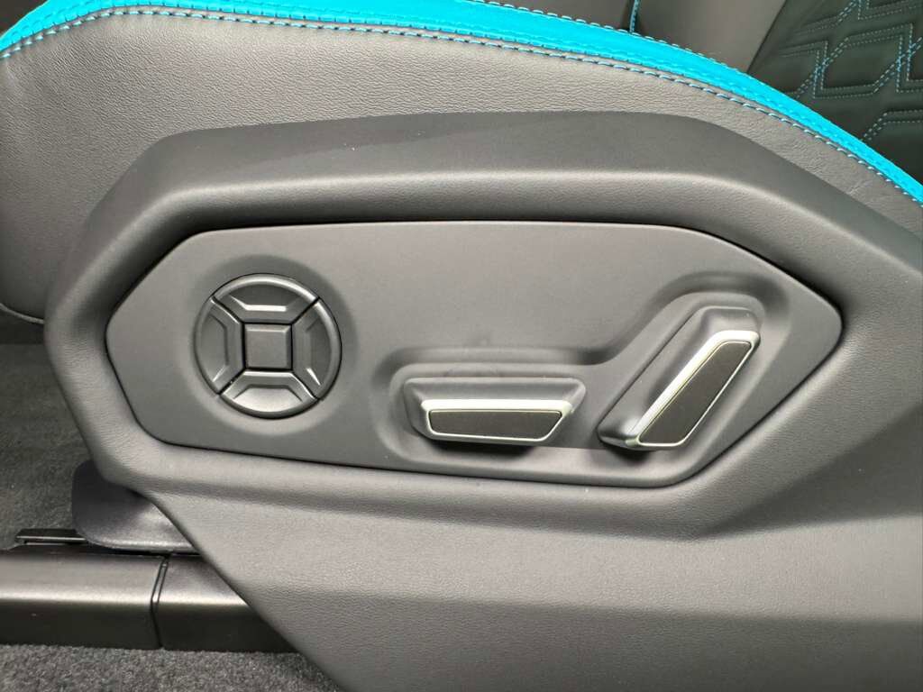 2025 Lamborghini Urus SE Blu Uranus paint,Sensonum audio system AND MUCH MORE!! Fort Lauderdale FL