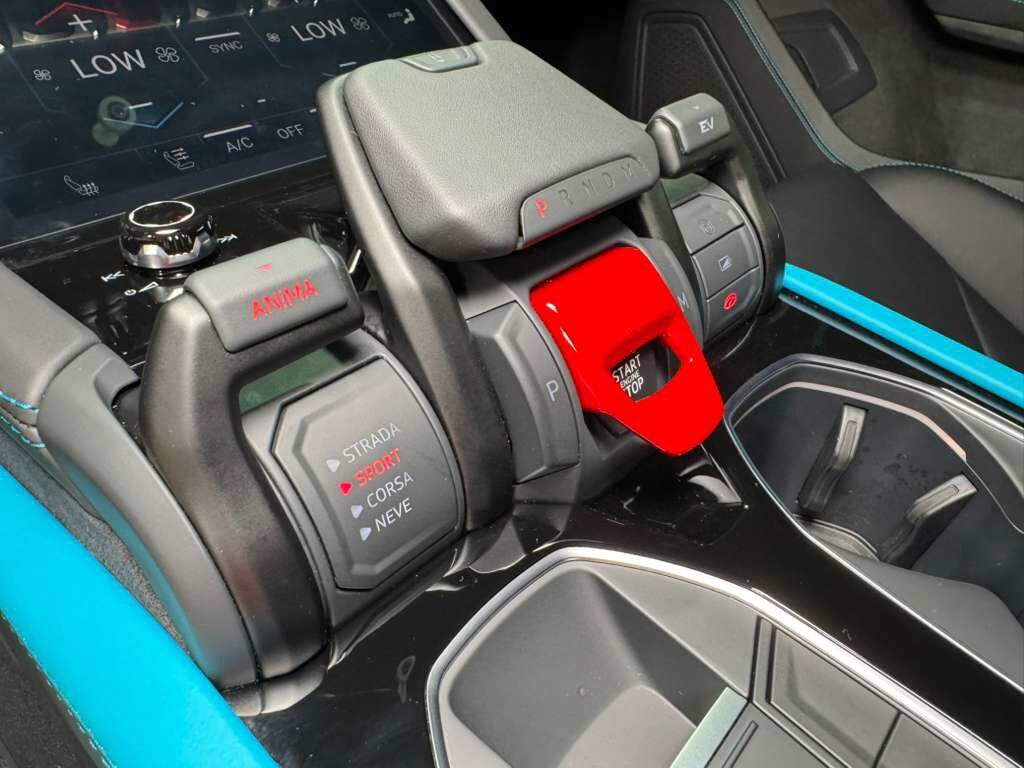 2025 Lamborghini Urus SE Blu Uranus paint,Sensonum audio system AND MUCH MORE!! Fort Lauderdale FL