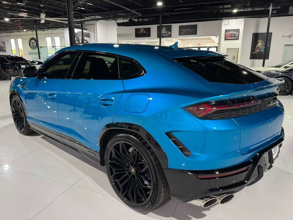 2025 Lamborghini Urus SE Blu Uranus paint,Sensonum audio system AND MUCH MORE!! Fort Lauderdale FL