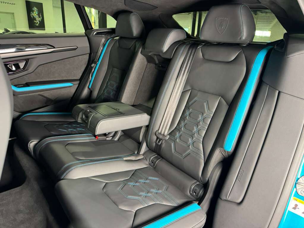 2025 Lamborghini Urus SE Blu Uranus paint,Sensonum audio system AND MUCH MORE!! Fort Lauderdale FL