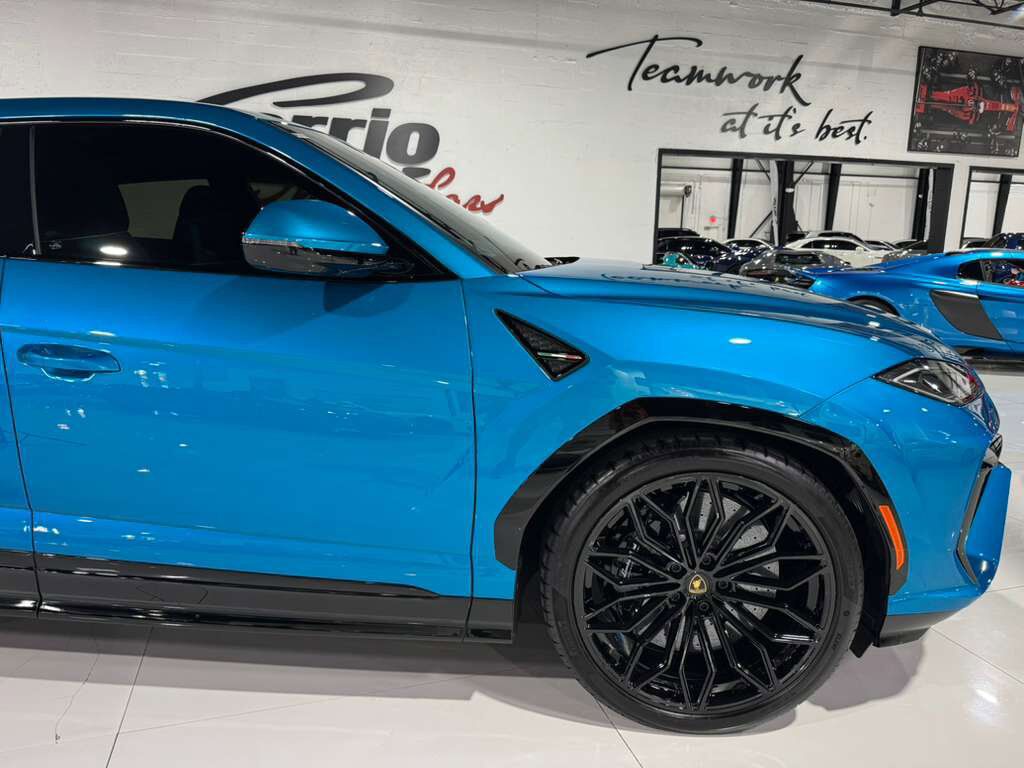 2025 Lamborghini Urus SE Blu Uranus paint,Sensonum audio system AND MUCH MORE!! Fort Lauderdale FL