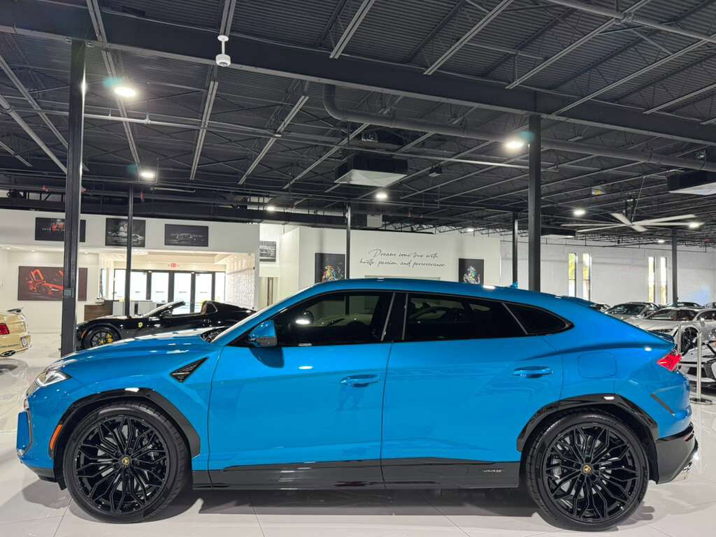 2025 Lamborghini Urus SE Blu Uranus paint,Sensonum audio system AND MUCH MORE!! Fort Lauderdale FL