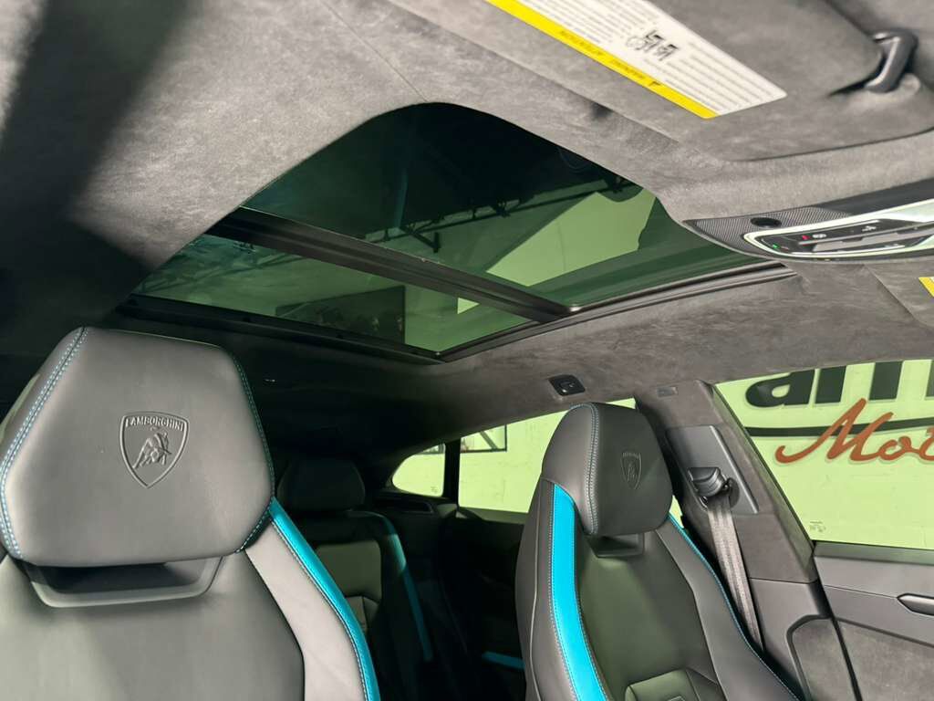 2025 Lamborghini Urus SE Blu Uranus paint,Sensonum audio system AND MUCH MORE!! Fort Lauderdale FL