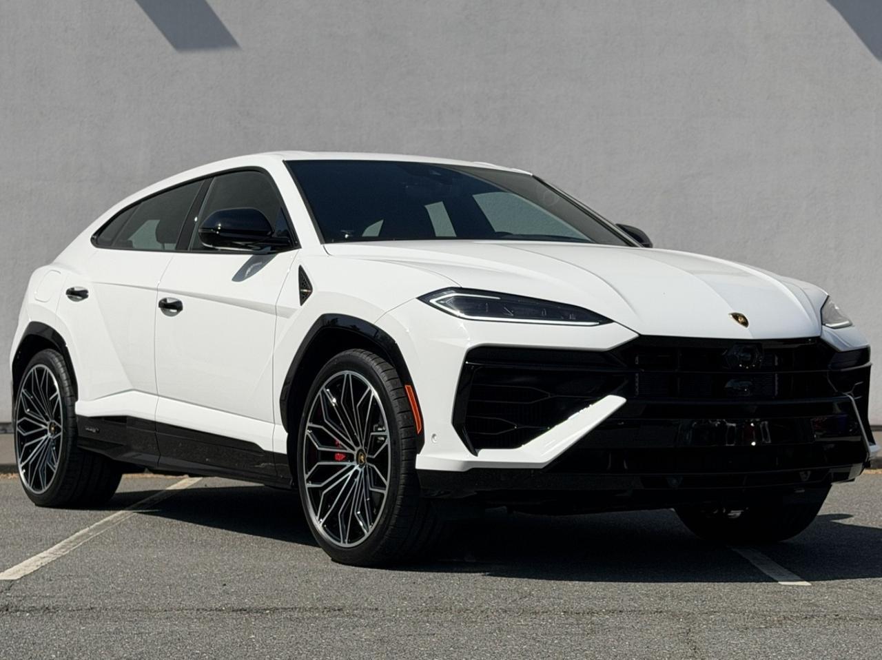 2025 Lamborghini Urus SE