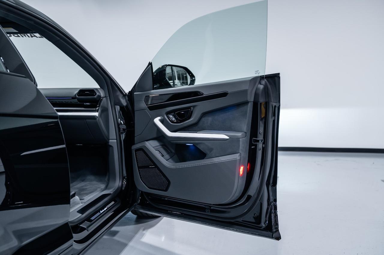 2025 Lamborghini Urus SE Charlotte NC