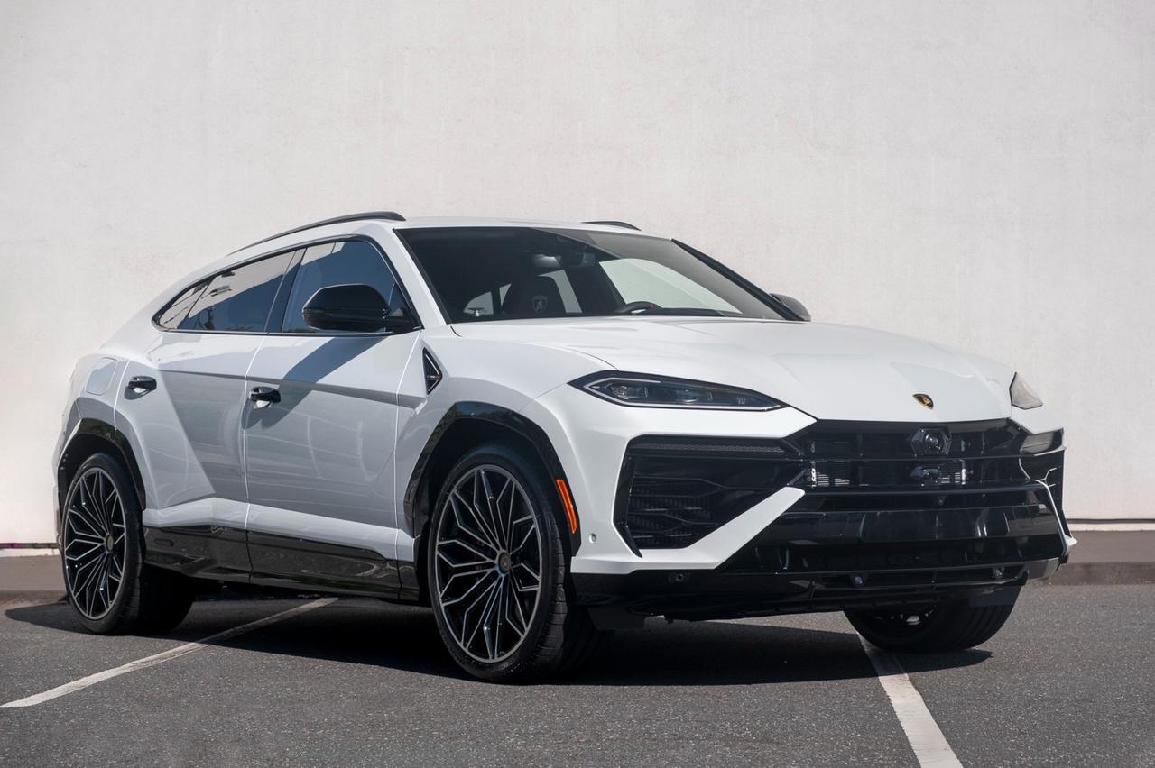 2025 Lamborghini Urus SE
