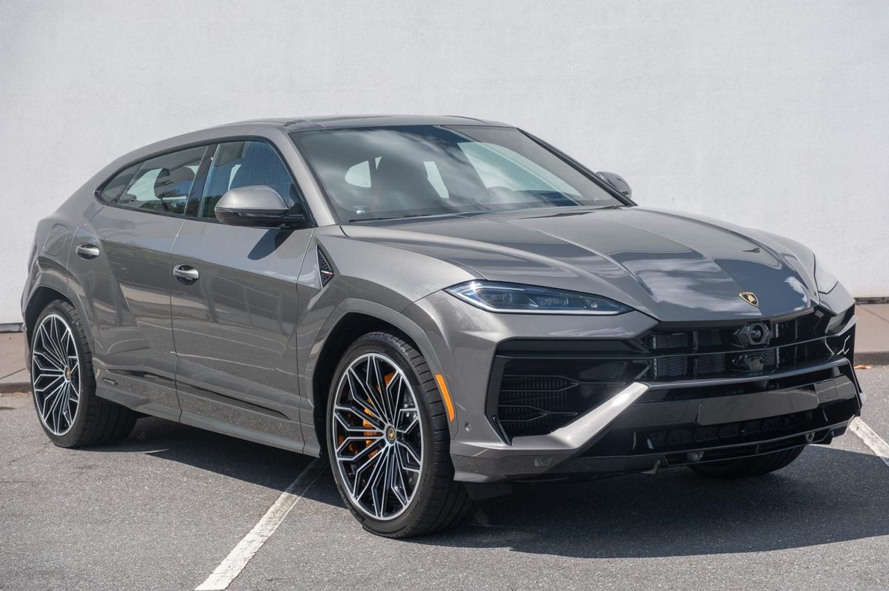 2025 Lamborghini Urus SE