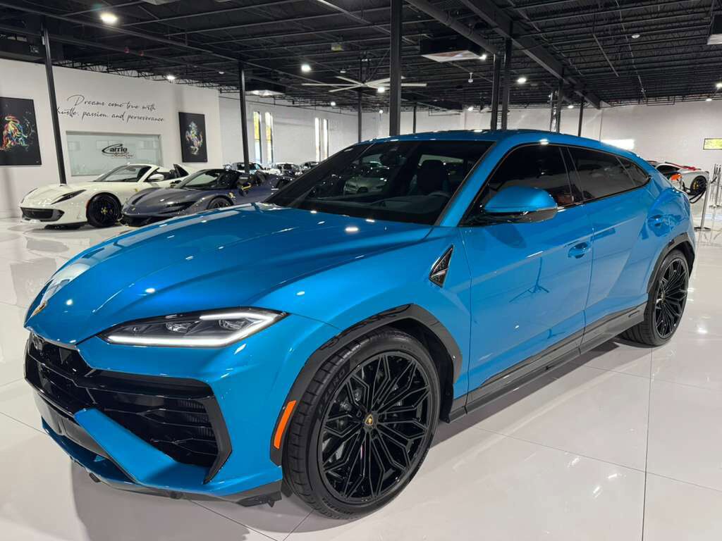 2025 Lamborghini Urus SE