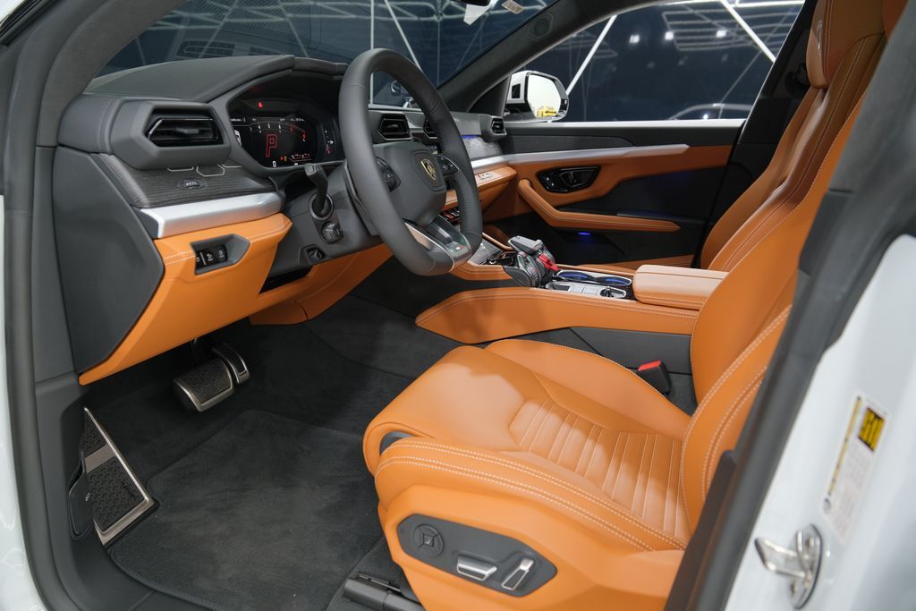 2025 Lamborghini Urus SE Miami FL