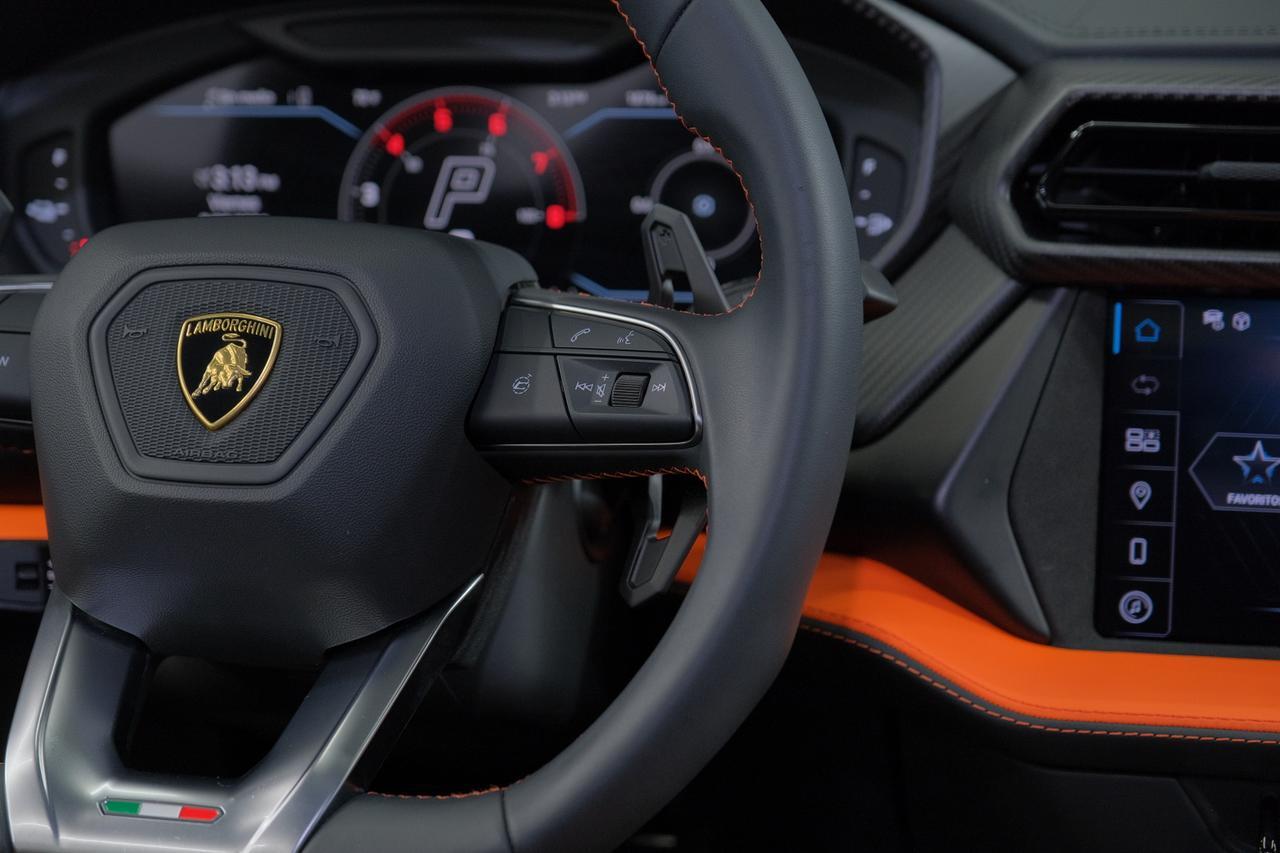 2025 Lamborghini Urus SE Miami FL