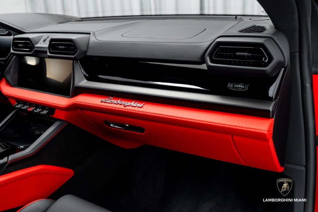2025 Lamborghini Urus SE North Miami Beach FL