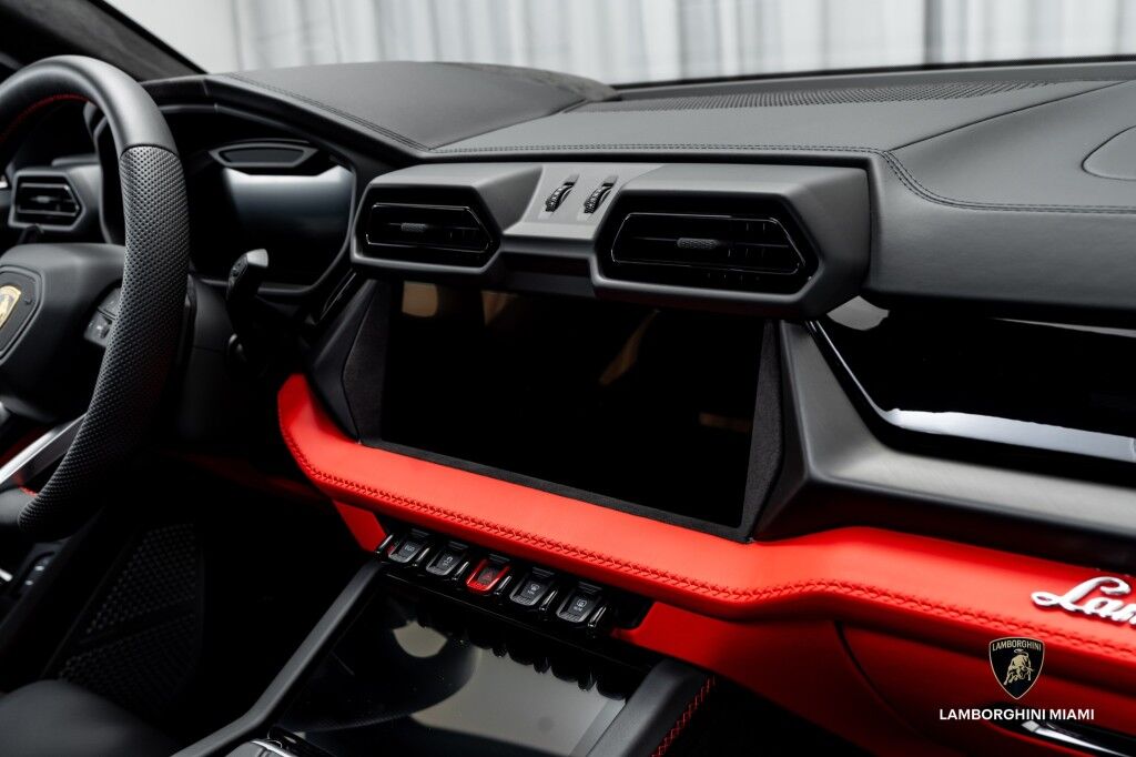 2025 Lamborghini Urus SE North Miami Beach FL