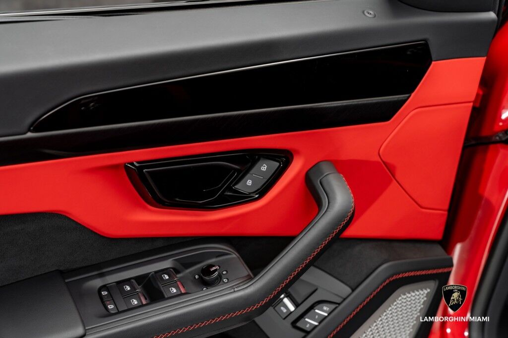2025 Lamborghini Urus SE North Miami Beach FL
