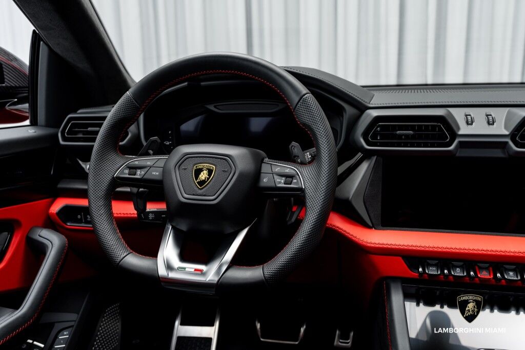 2025 Lamborghini Urus SE North Miami Beach FL