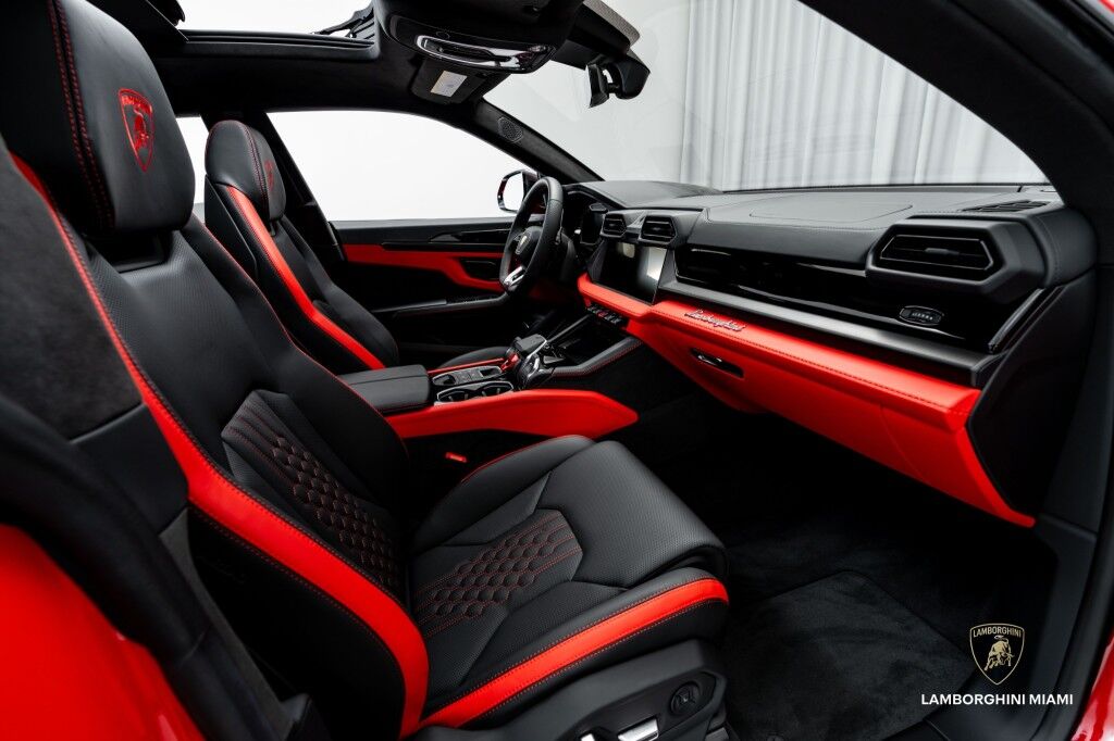 2025 Lamborghini Urus SE North Miami Beach FL