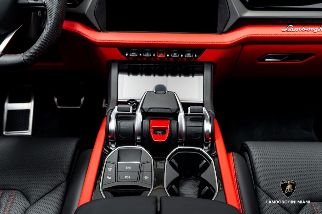 2025 Lamborghini Urus SE North Miami Beach FL