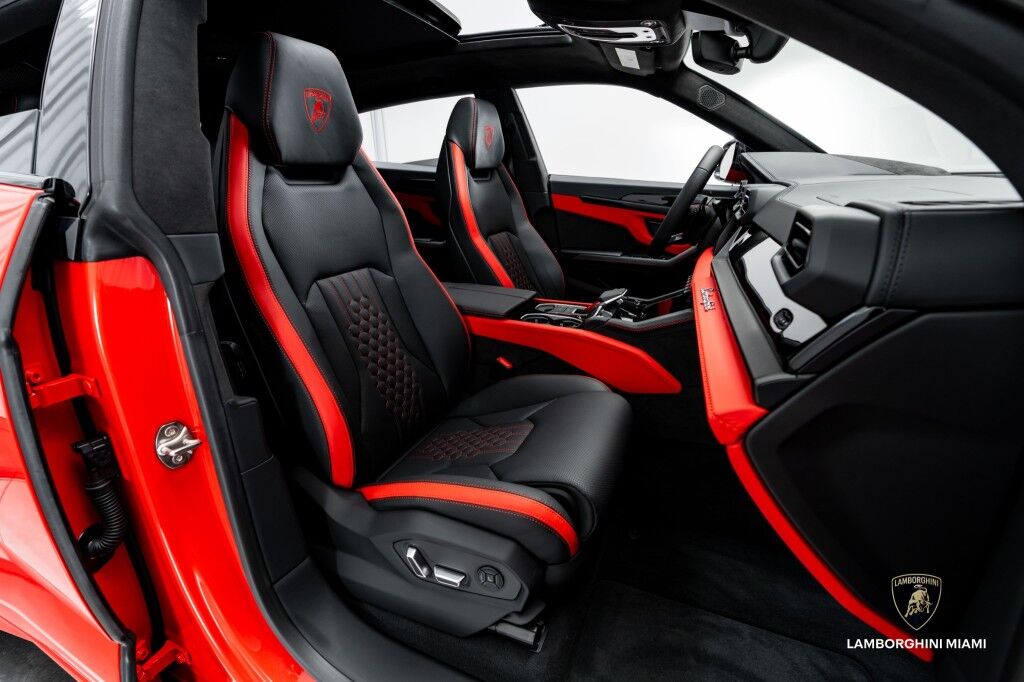2025 Lamborghini Urus SE North Miami Beach FL