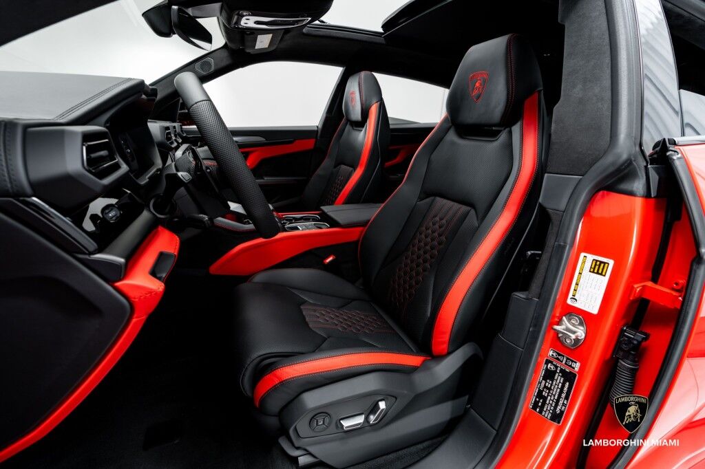 2025 Lamborghini Urus SE North Miami Beach FL