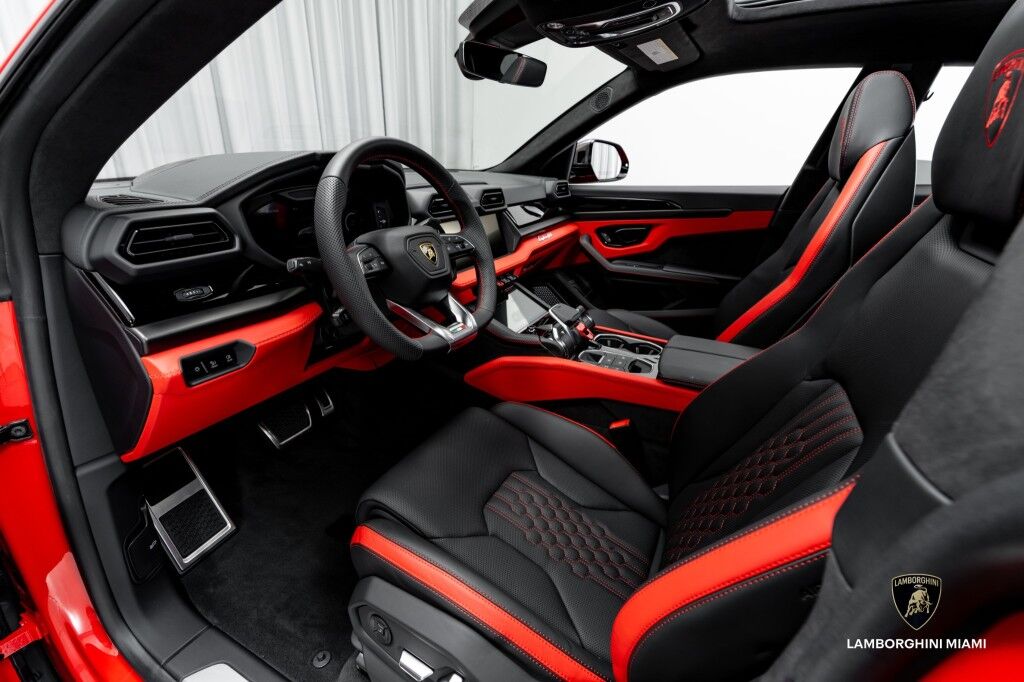 2025 Lamborghini Urus SE North Miami Beach FL